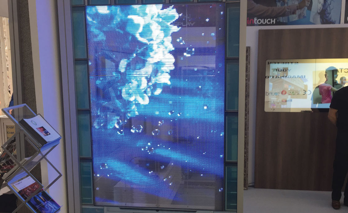 P2.6-5.2 HD Pannello di visualizzazione LED trasparente 2500nits Installazione sospesa