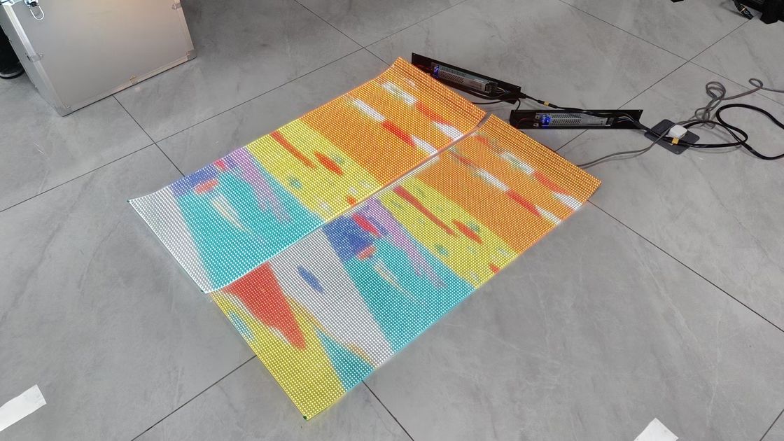 P6 P10 Pannello di visualizzazione a LED trasparente a colori pieni flessibile per interni