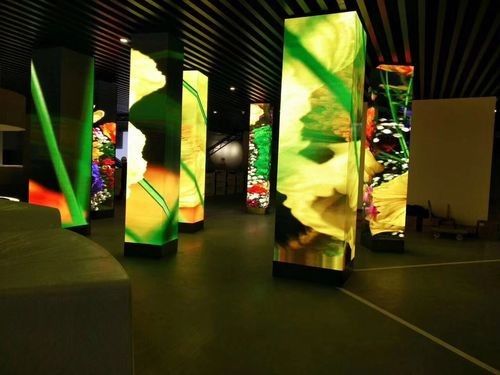 Muro video a LED curvo a angolo senza soluzione di continuità, modulo morbido di visualizzazione a LED per l' esposizione